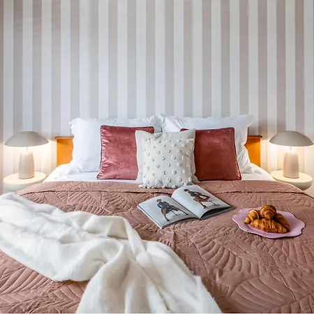 Days - Family Two-bedroom With, Ac, And Sound System In Vinohrady Apartman *