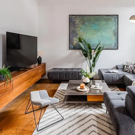 Days - Family Two-bedroom With, Ac, And Sound System In Vinohrady