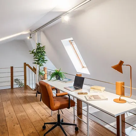 Days - Family Two-bedroom With, Ac, And Sound System In Vinohrady Praha