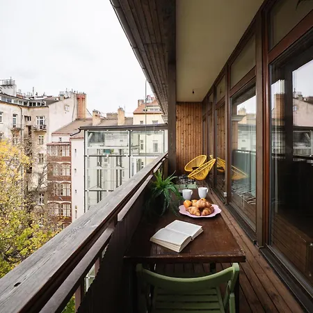 Lägenhet Days - Family Two-bedroom With, Ac, And Sound System In Vinohrady Prag